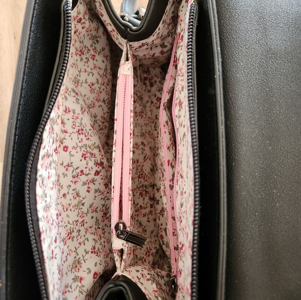 Islander Gray & Black Scottish Crossbody Bag - Picture 3 of 5